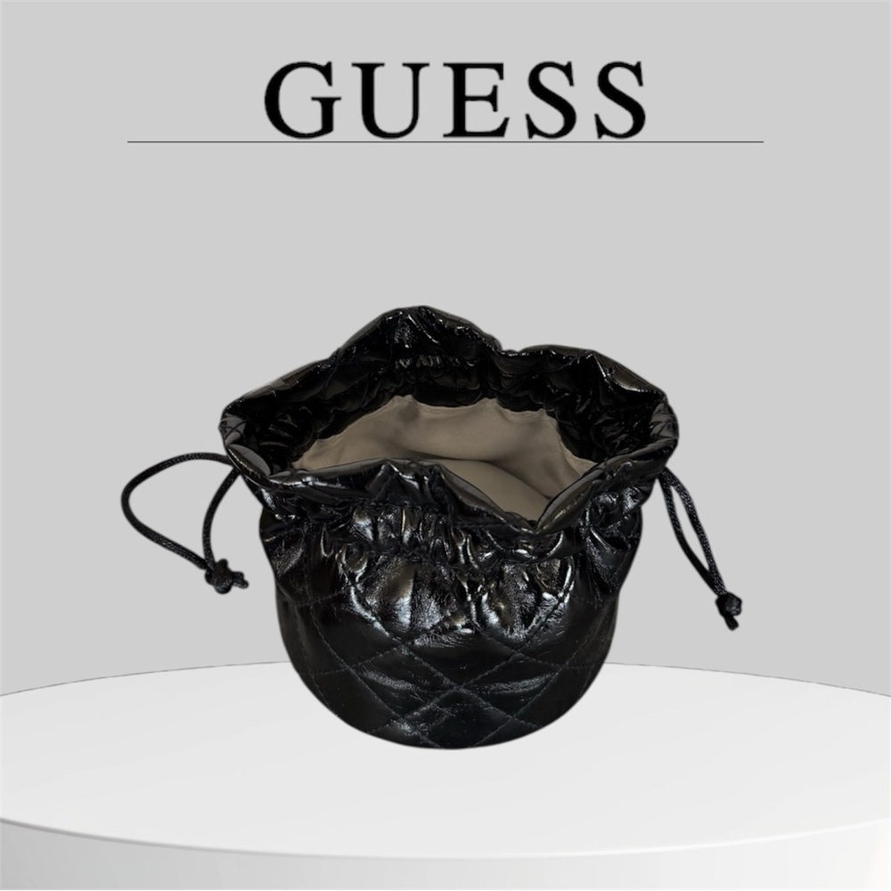 🛍️SALE🛍️ GUESS Black Quilted Patent Leather Mini Drawstring Bag with Heart Charm - Picture 5 of 6